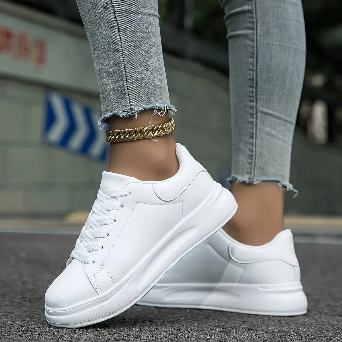 Vita sneakers med ren komfort - Bild 5